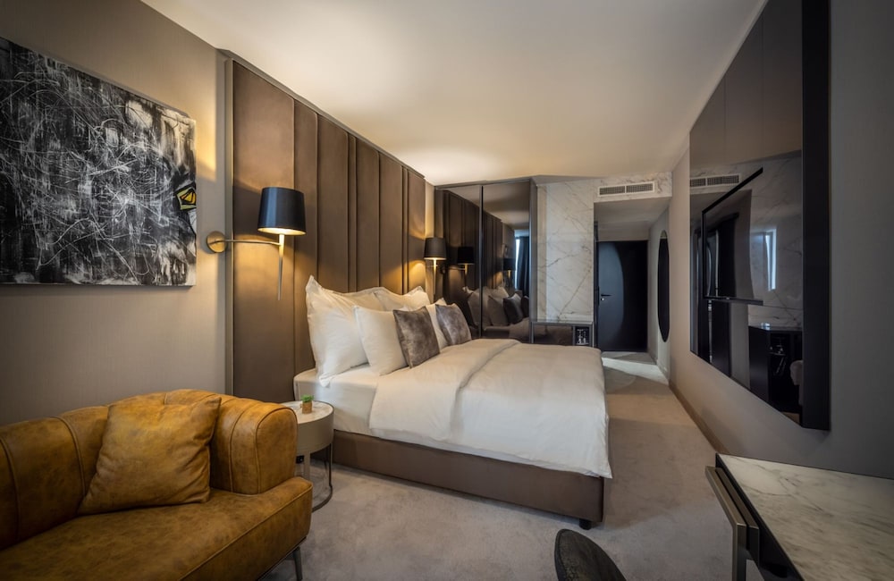 CLASSIC, DOUBLE OR TWIN BED, PARK VIEW