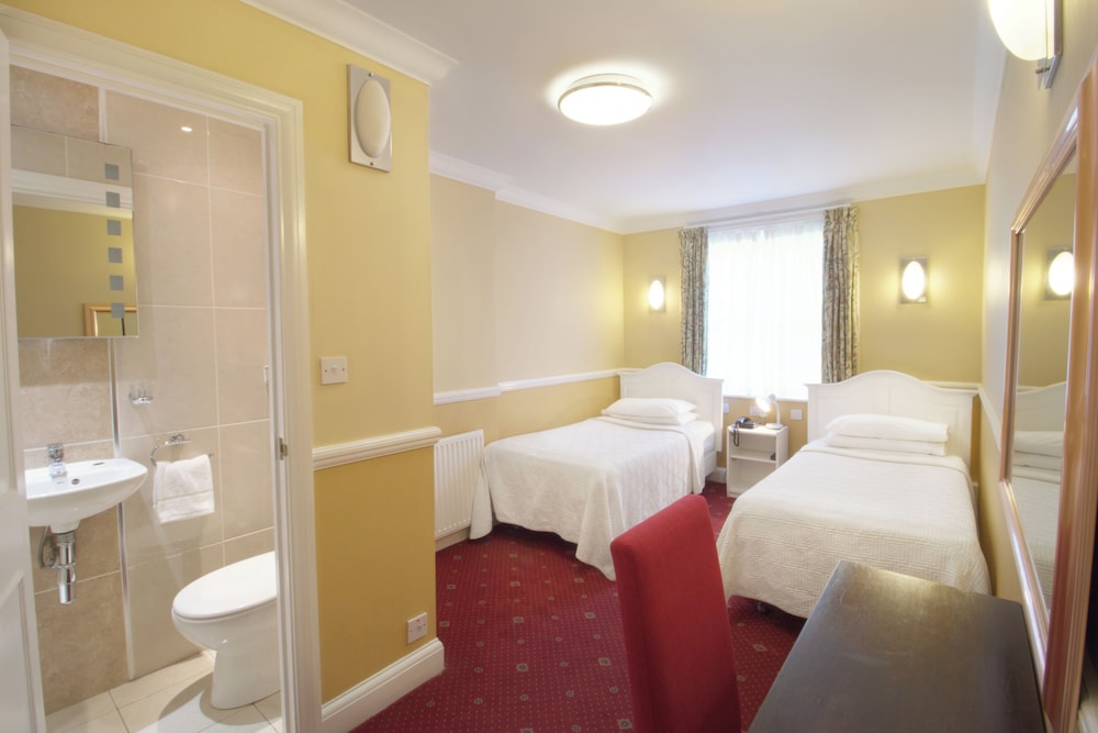 Balmoral House Hotel 32/32
