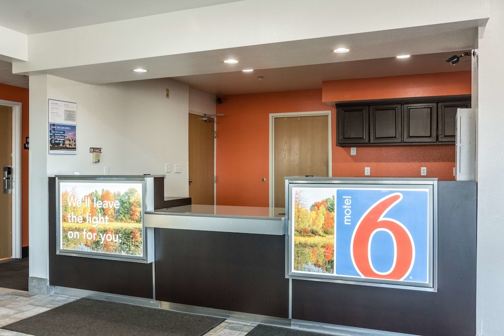 Motel6 Barkeyville, PA 8/41