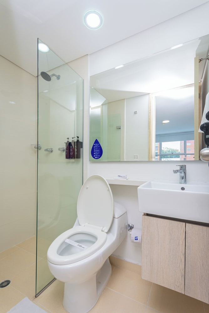 Hotel Laureles Plaza 63/63