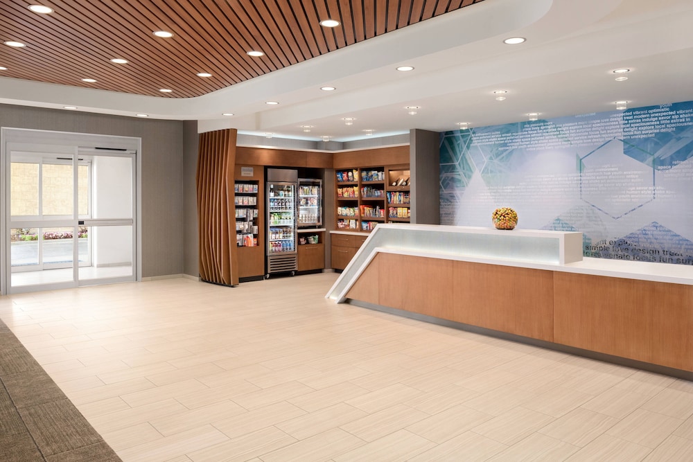 Springhill Suites Milwaukee West Wauwatosa 11/50