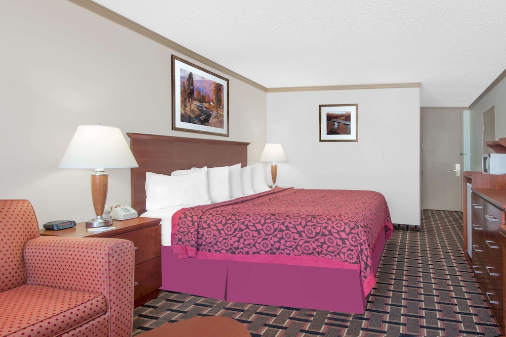 Days Inn by Wyndham Colorado City 12/30
