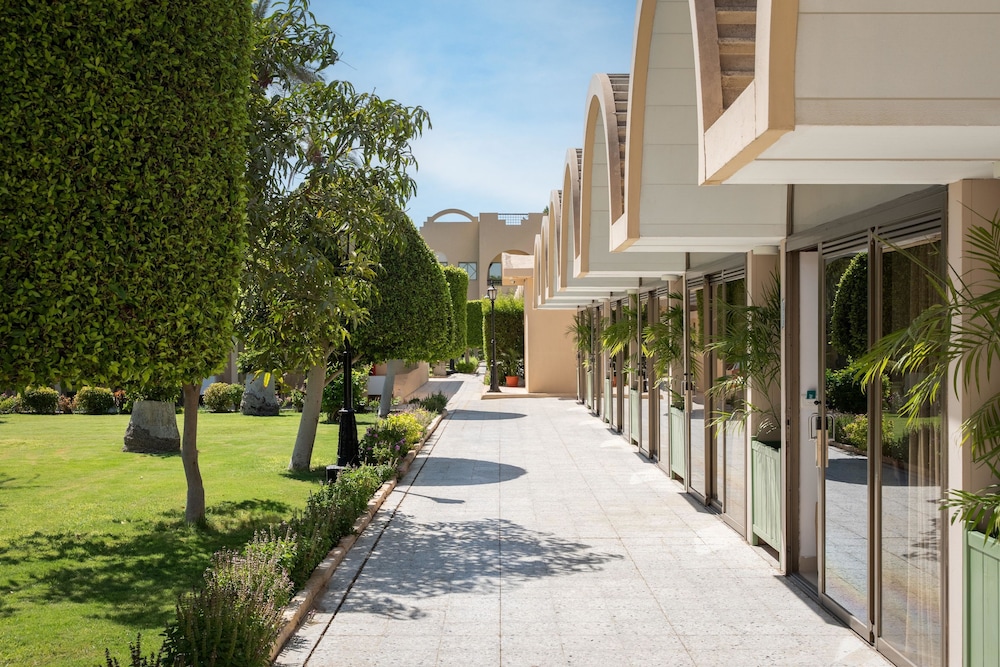 Jaz Pyramids Resort 48/50