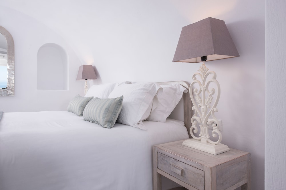 Aqua Luxury Suites 34/75