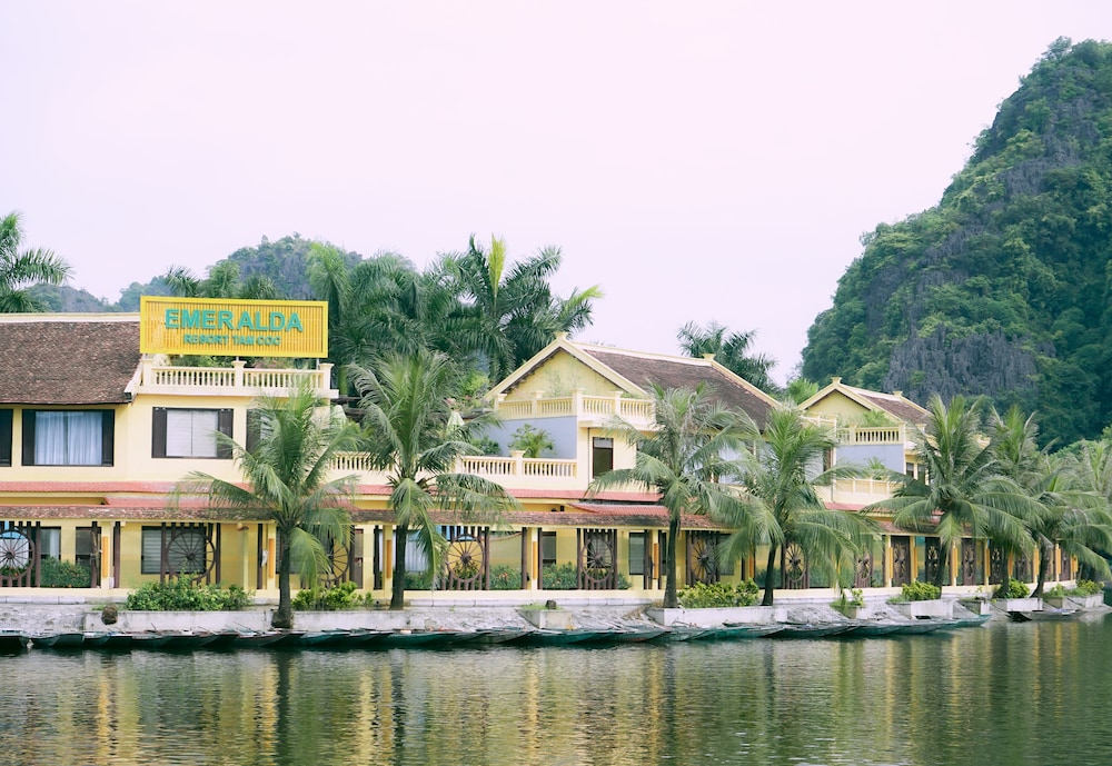 Emeralda Resort Tam Coc 20/22