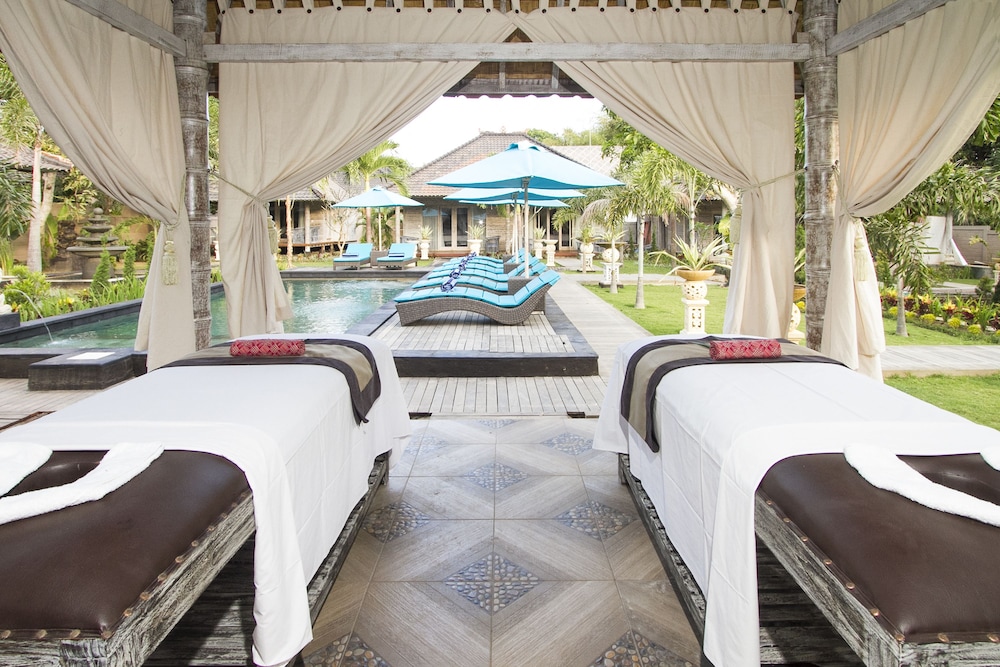 The Palm Grove 16/48