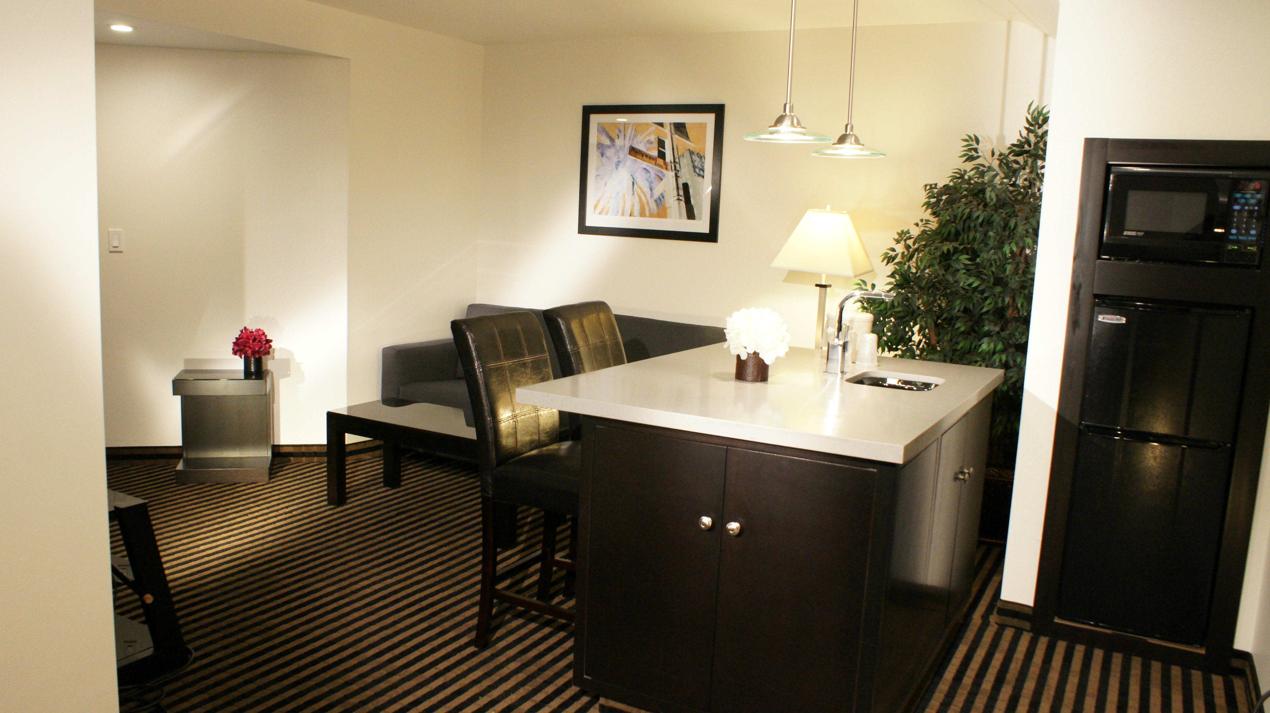 Holiday Inn Express Hollywood Walk of Fame An Ihg Hotel 45/65