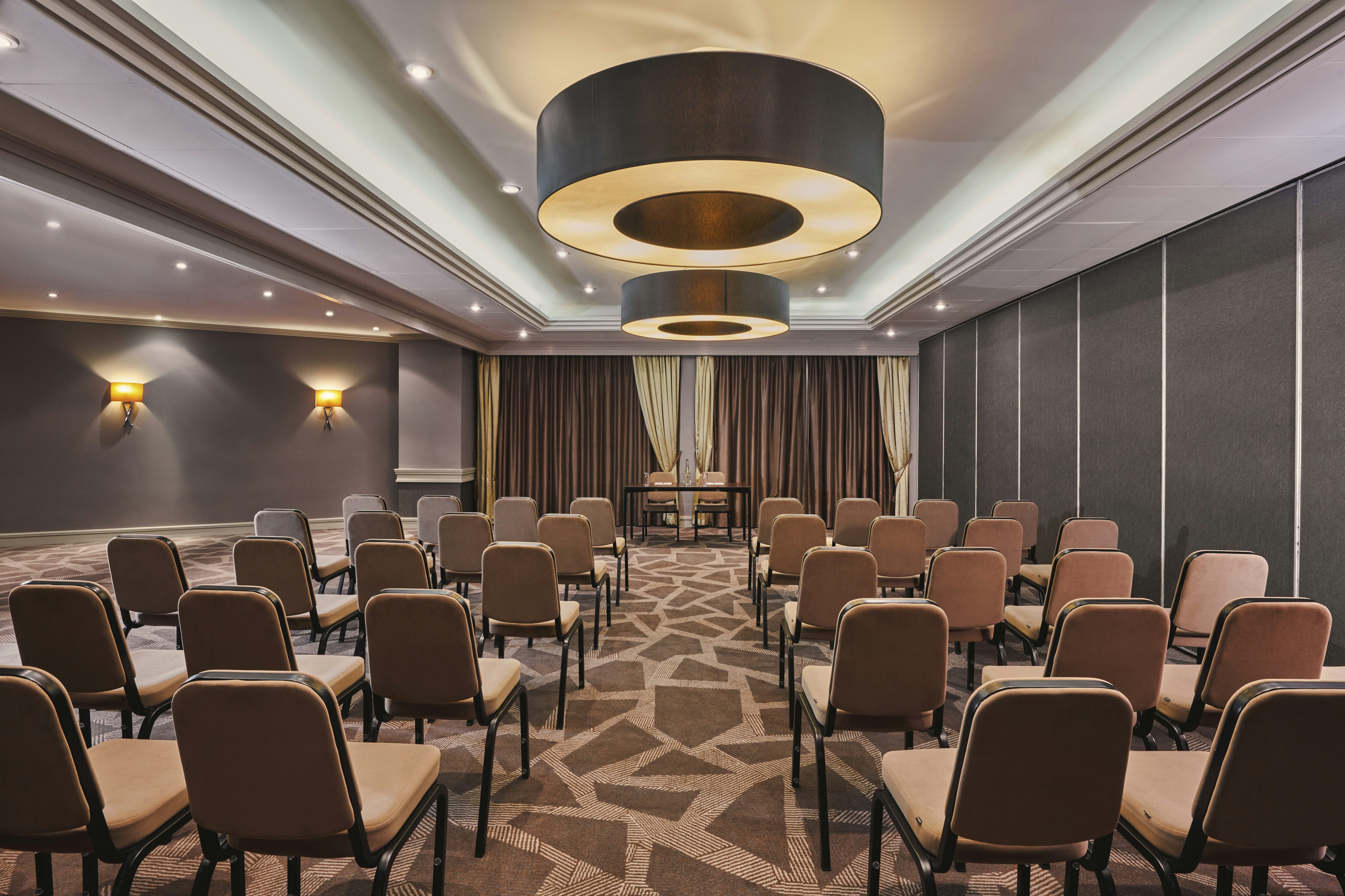 Doubletree By Hilton London Ealing Hotel 46/56