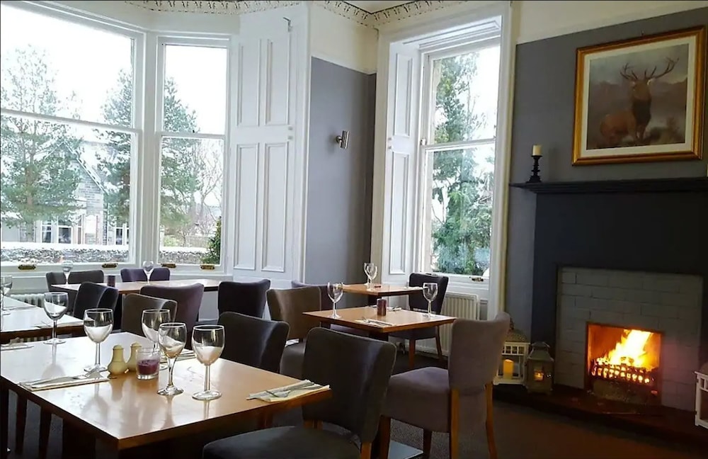 Mcinnes House Hotel 32/35