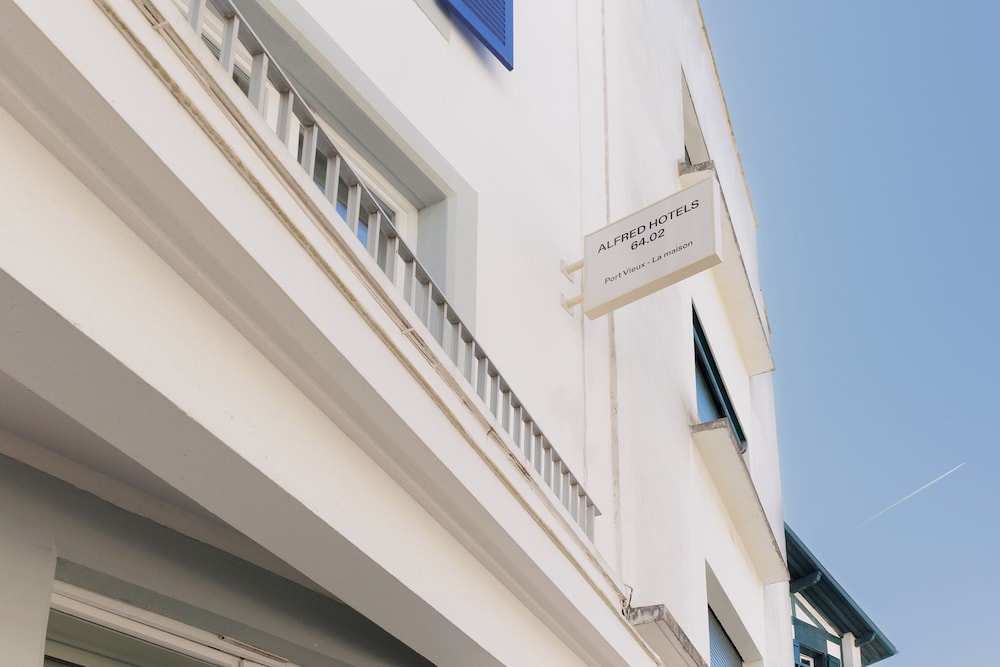 ALFRED HOTELS Port-Vieux 2/50