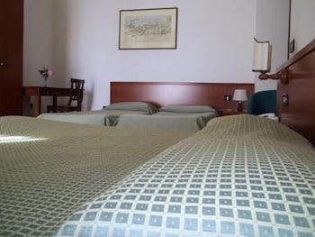 Hotel Traghetto 12/25