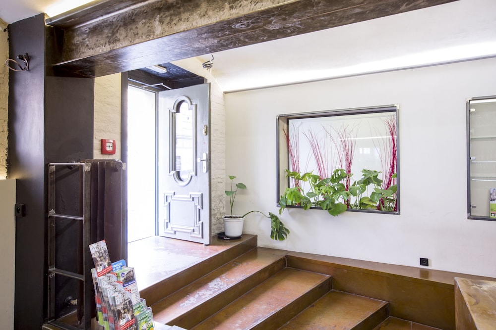 Sophie Apos S Hostel 56/71