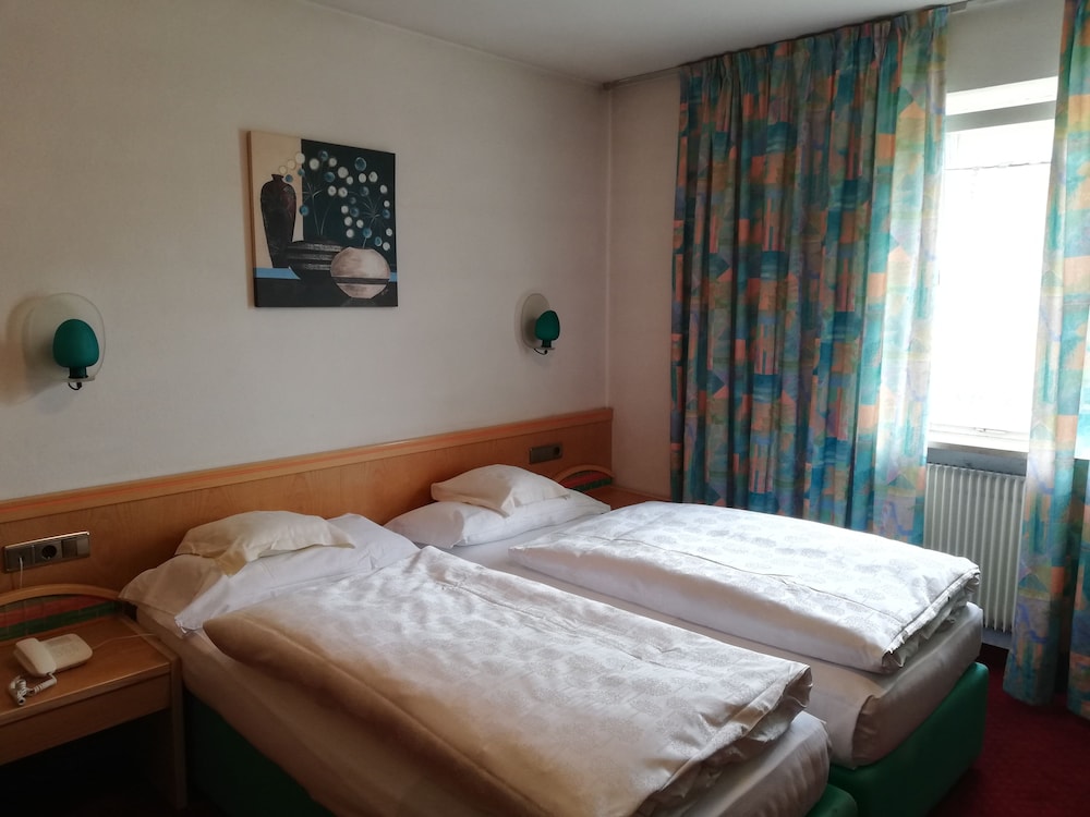 Hotel Rodes 13/68