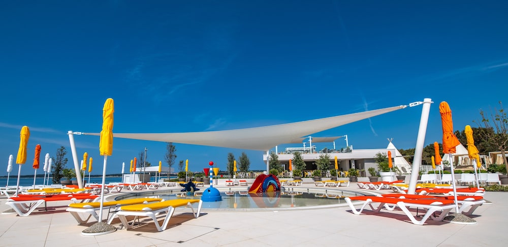 Arena Kazela Apartments 68/78