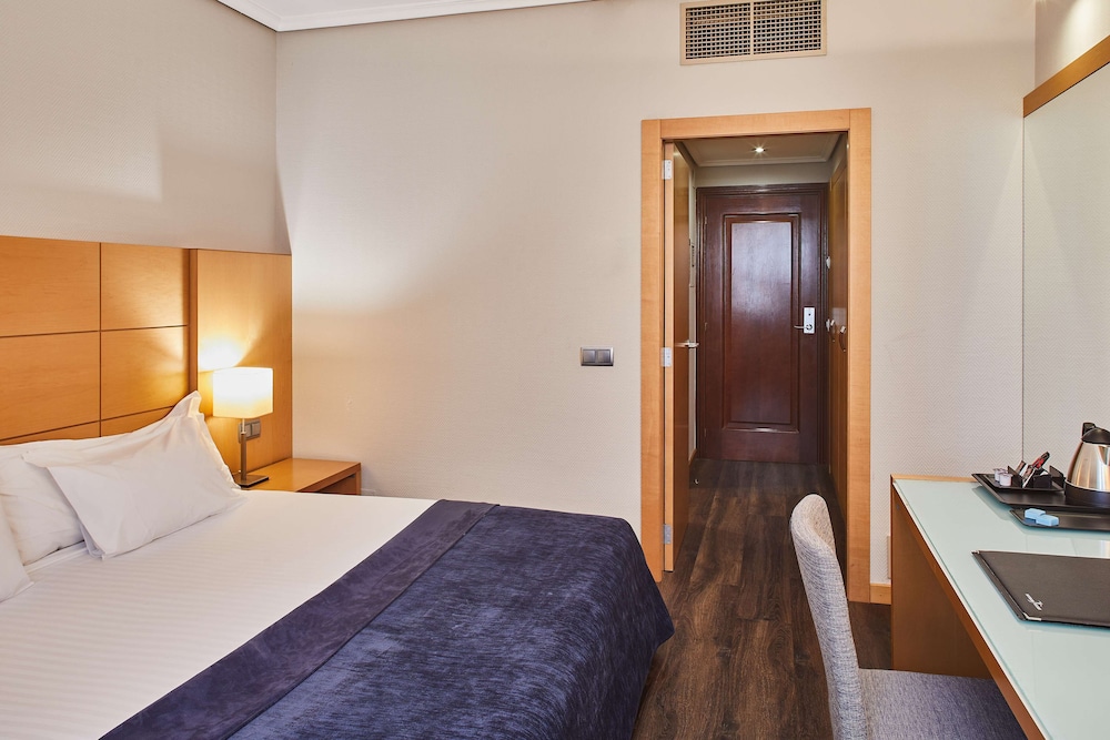 Silken Ciudad de Vitoria Hotel 22/70