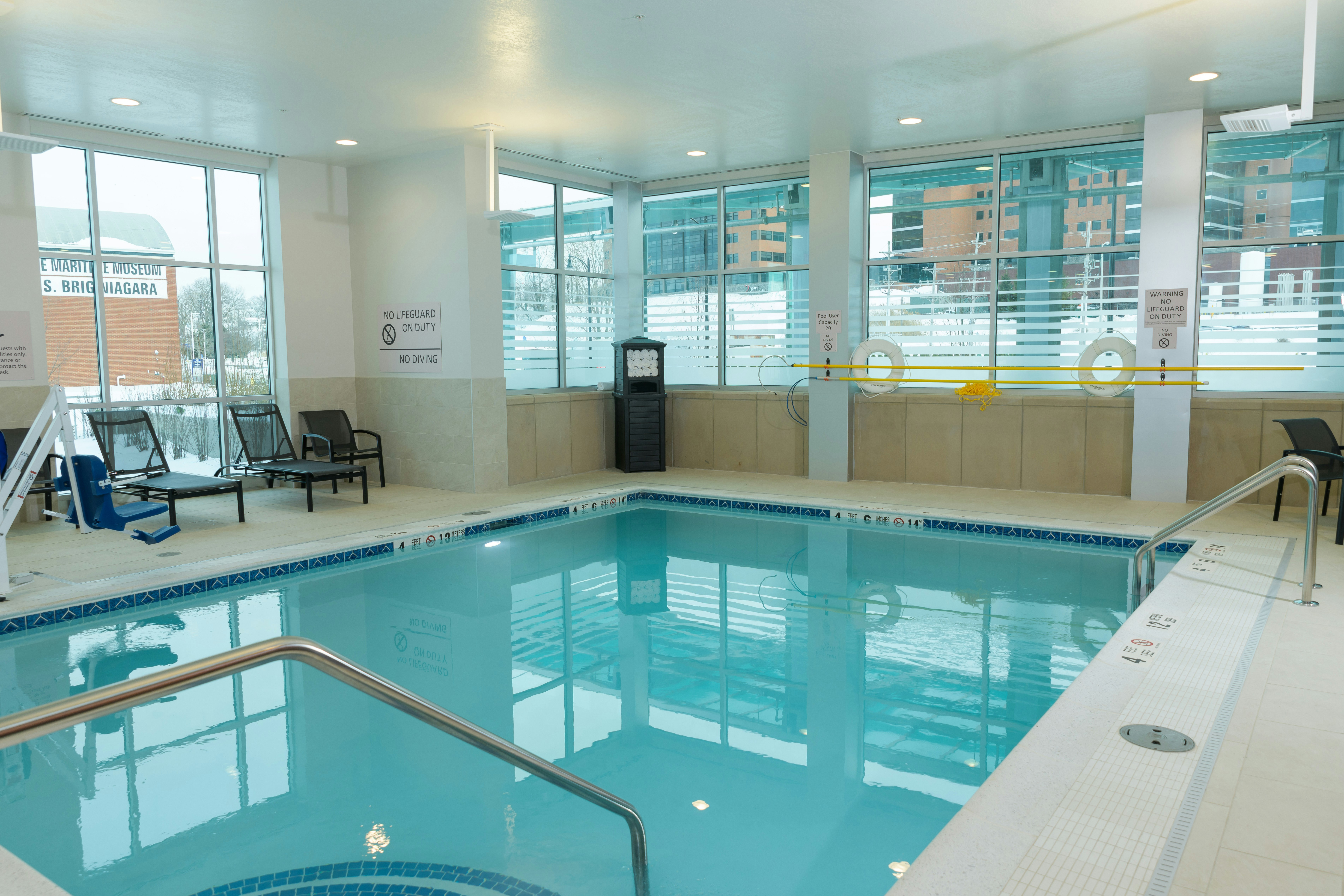 Hampton Inn & Suites Erie Bayfront 32/54