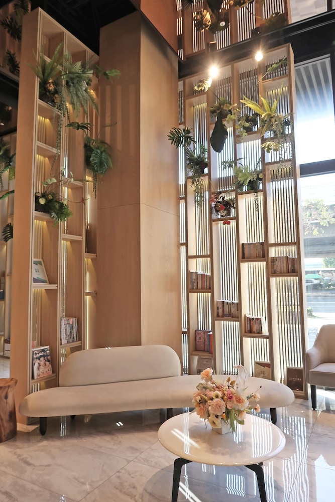 Royal Roi Hotel 30/50