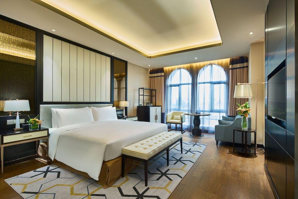 Executive, 2 King Beds