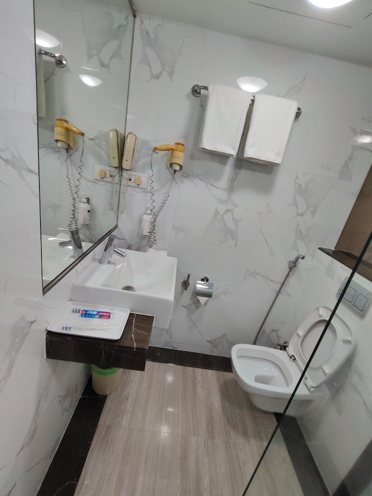 Hotel Regency 48/54