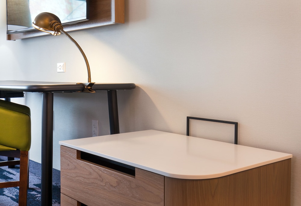Fairfield Inn Suites Boston Walpole 7/35
