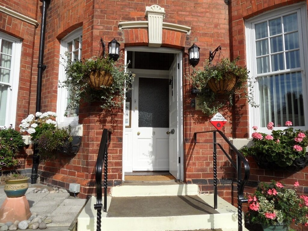 Glenora Guest House 5/57