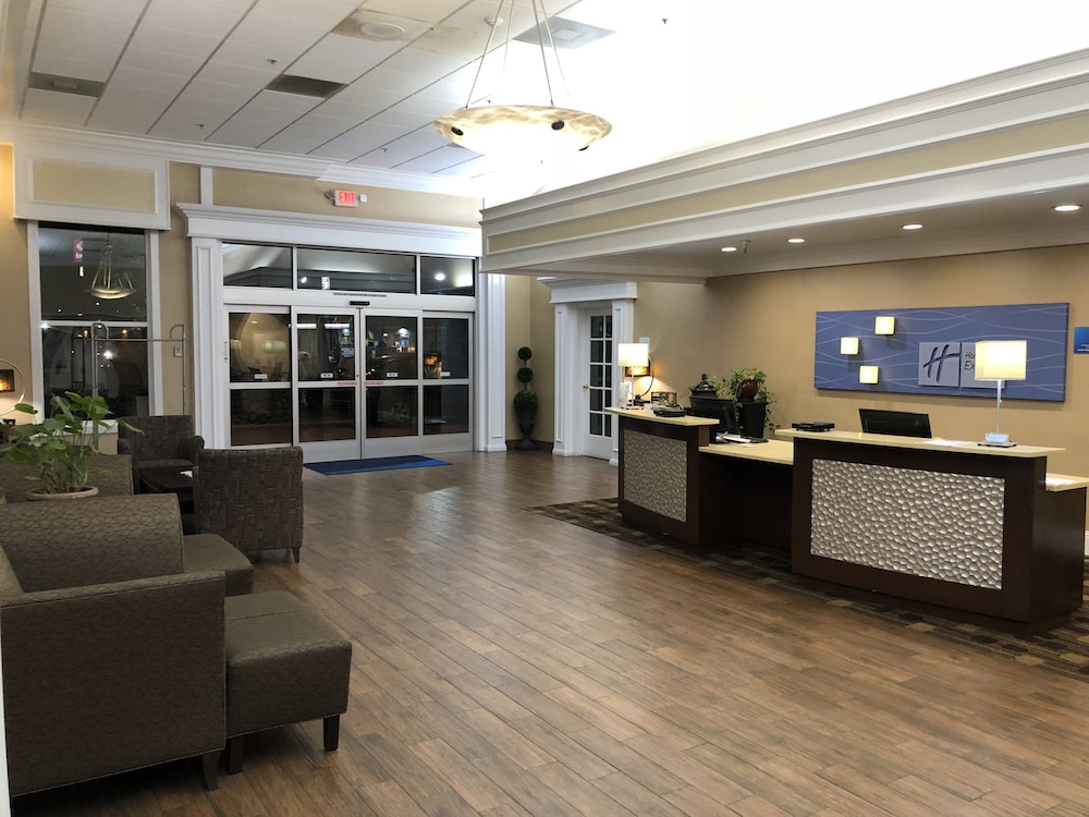 Holiday Inn Express Hotel & Suites Corning 18/45