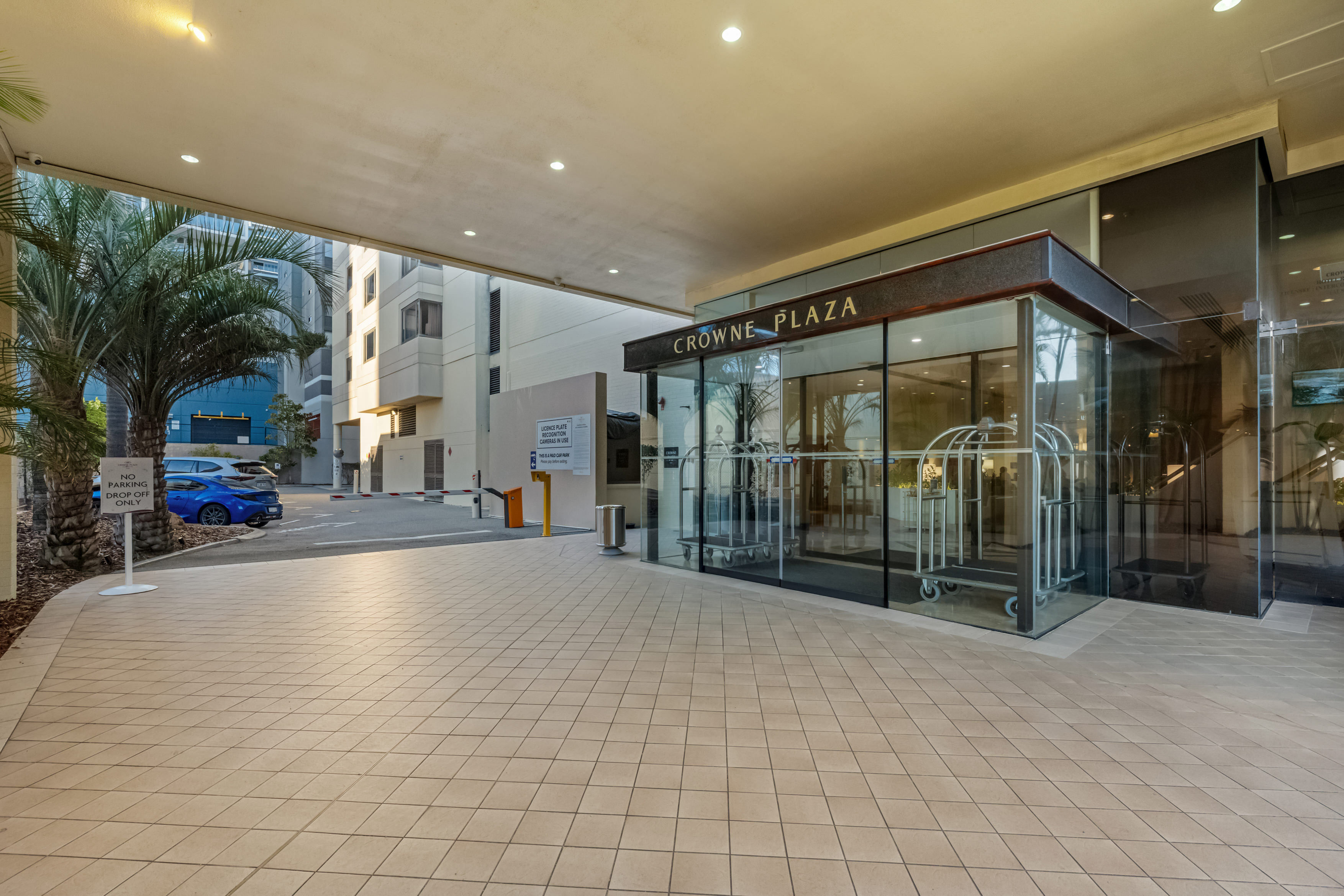 Crowne Plaza Perth 8/50