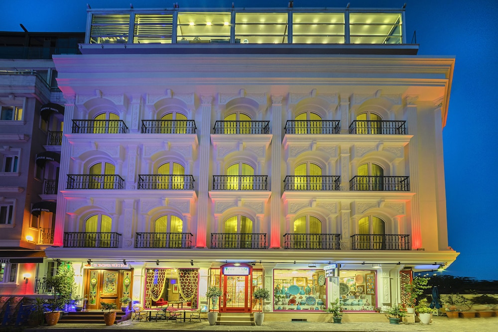 The Magnaura Palace Hotel 2/87
