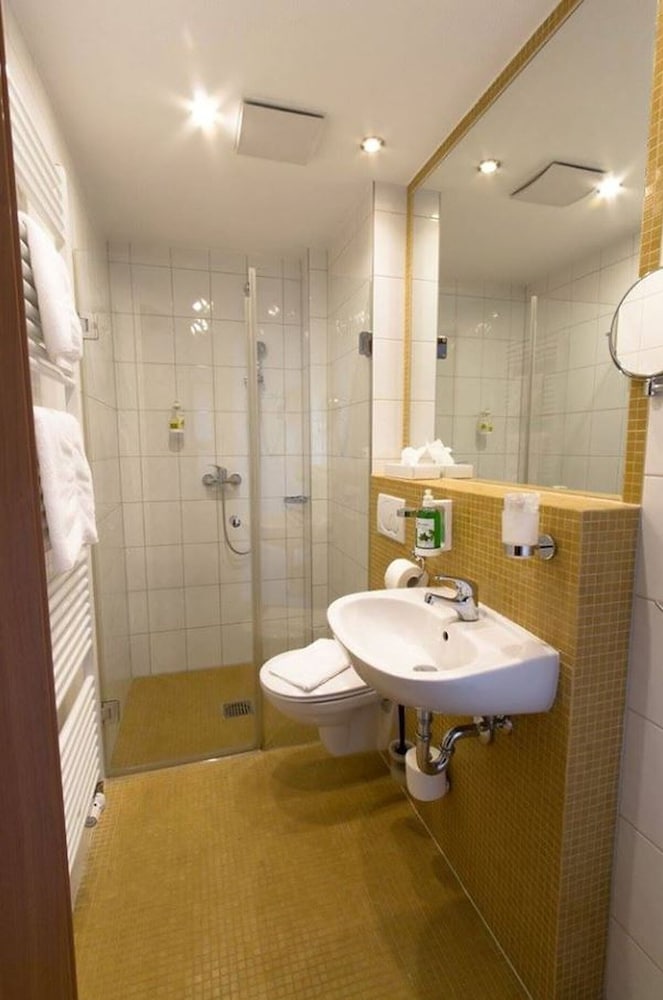 HOTEL LINDLEINSMUHLE 17/61