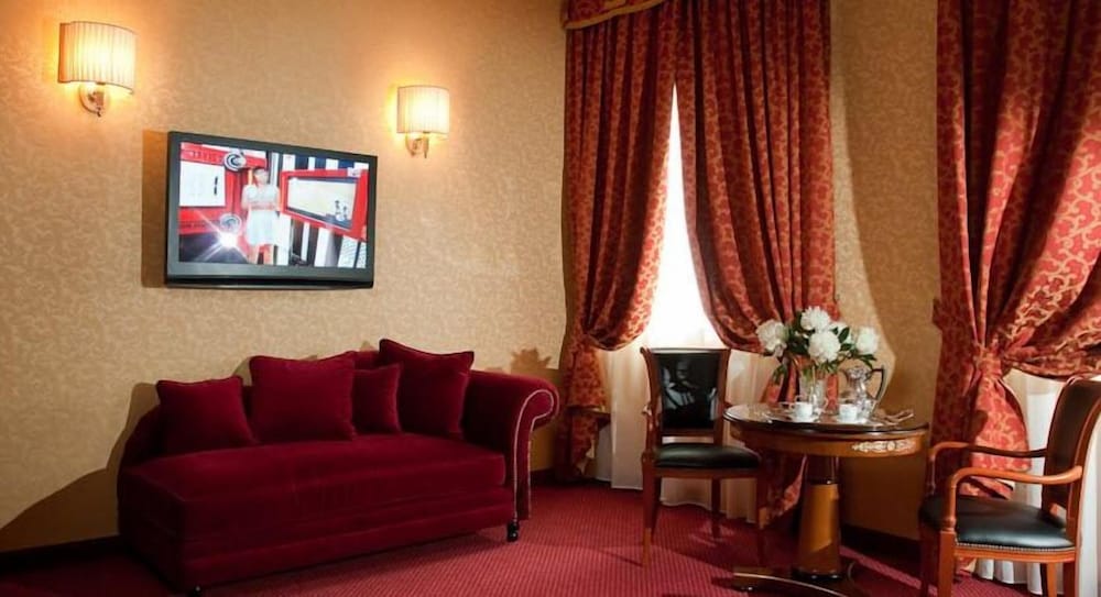 Hotel Maxim 24/48