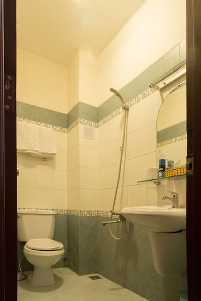 Ngoc Minh Hotel 68/69