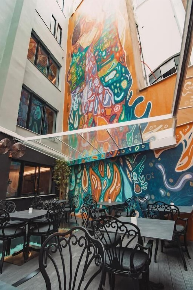 Project 3 Urban Chic Hotel 41/47