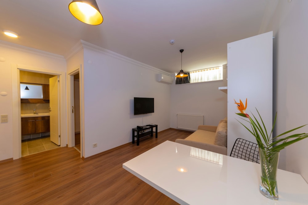 Joy Suites Hotel 52/69