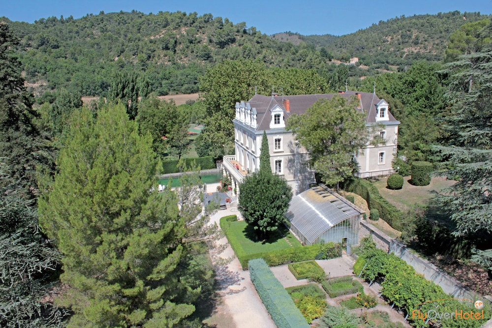 Club Domaine de Chateau Laval 47/49