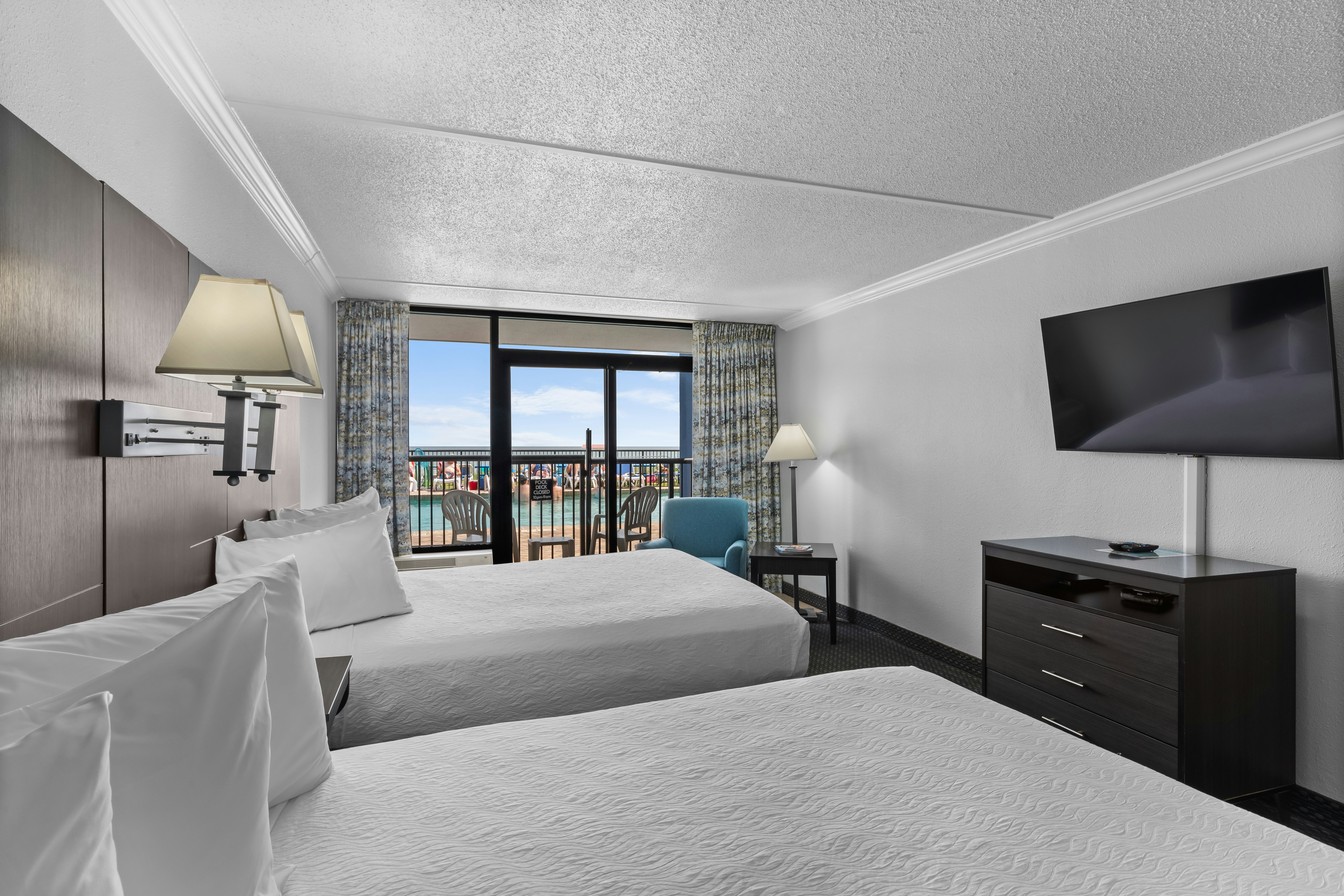Grande Shores Ocean Resort 35/84