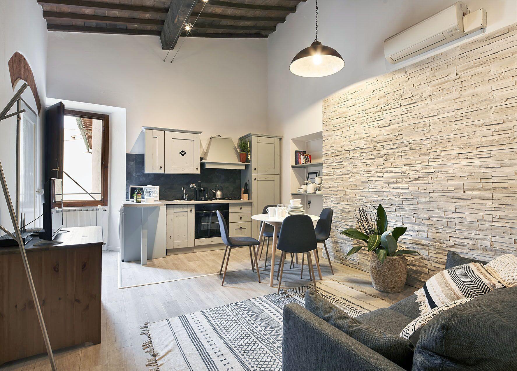 A Few Steps to The Duomo Beautiful 2BD Apt 45/50