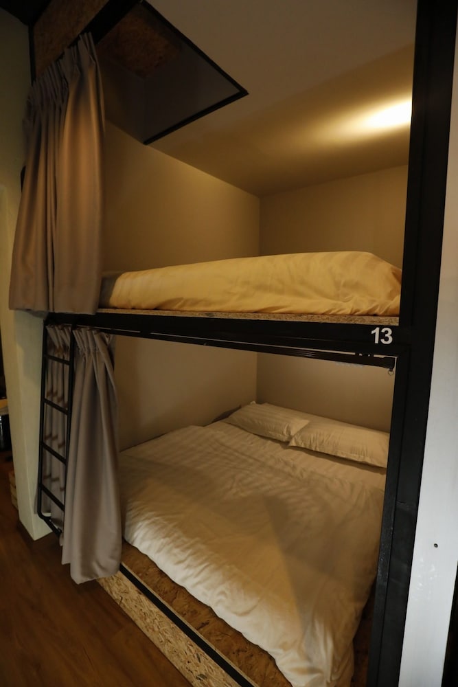 Sleepbox Hotel 12/50