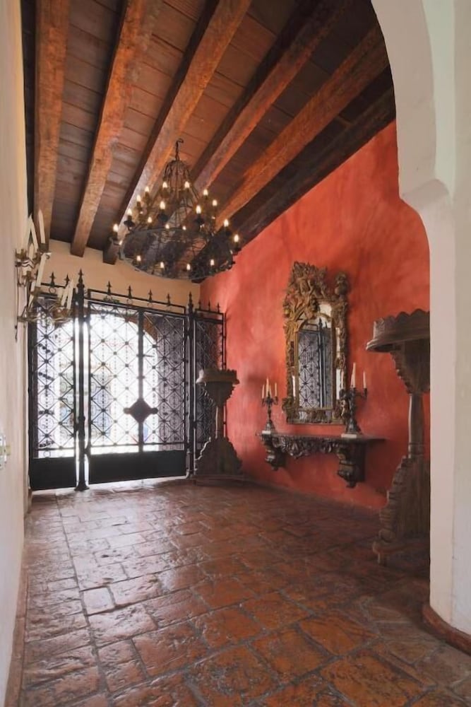 Casa Del Arzobispado Hotel 5/69