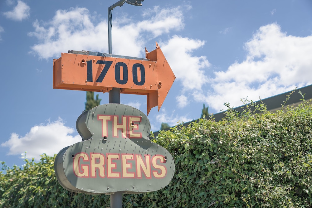 The Greens Hotel 5/46