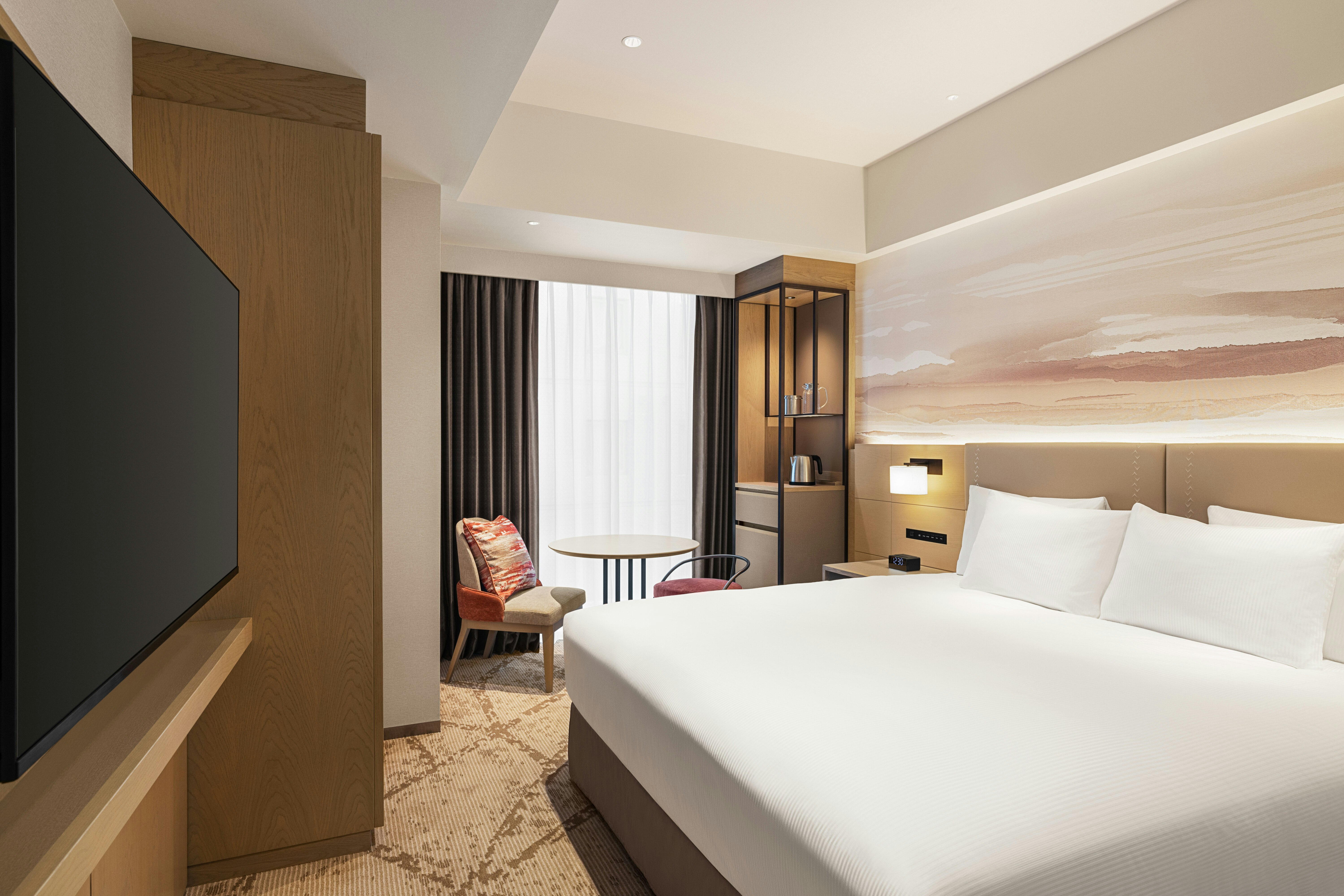 DELUXE, KING BED
