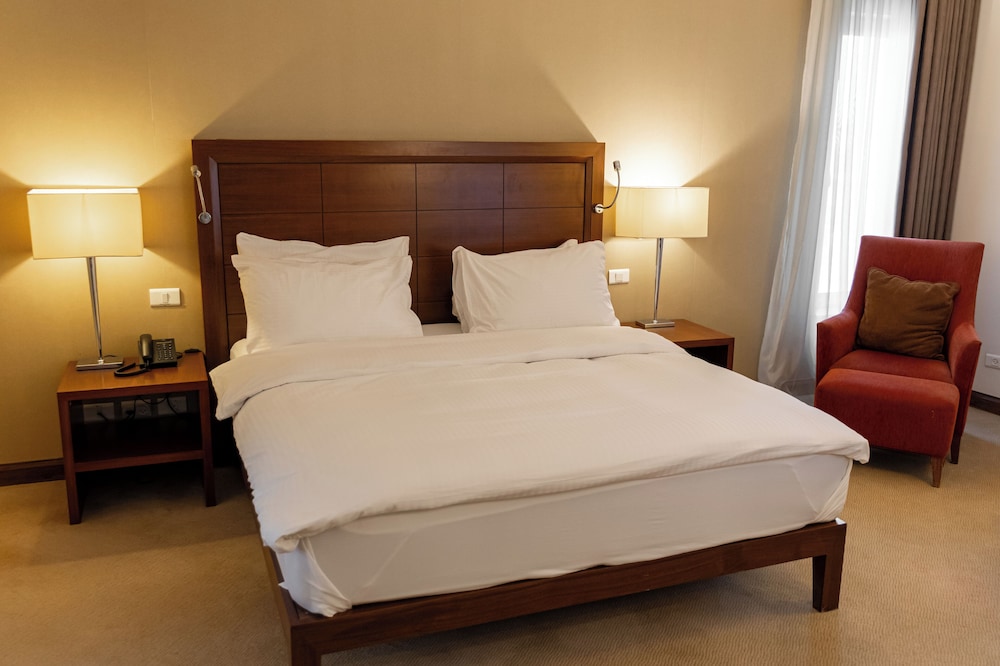Diplomat, Suite, King Bed