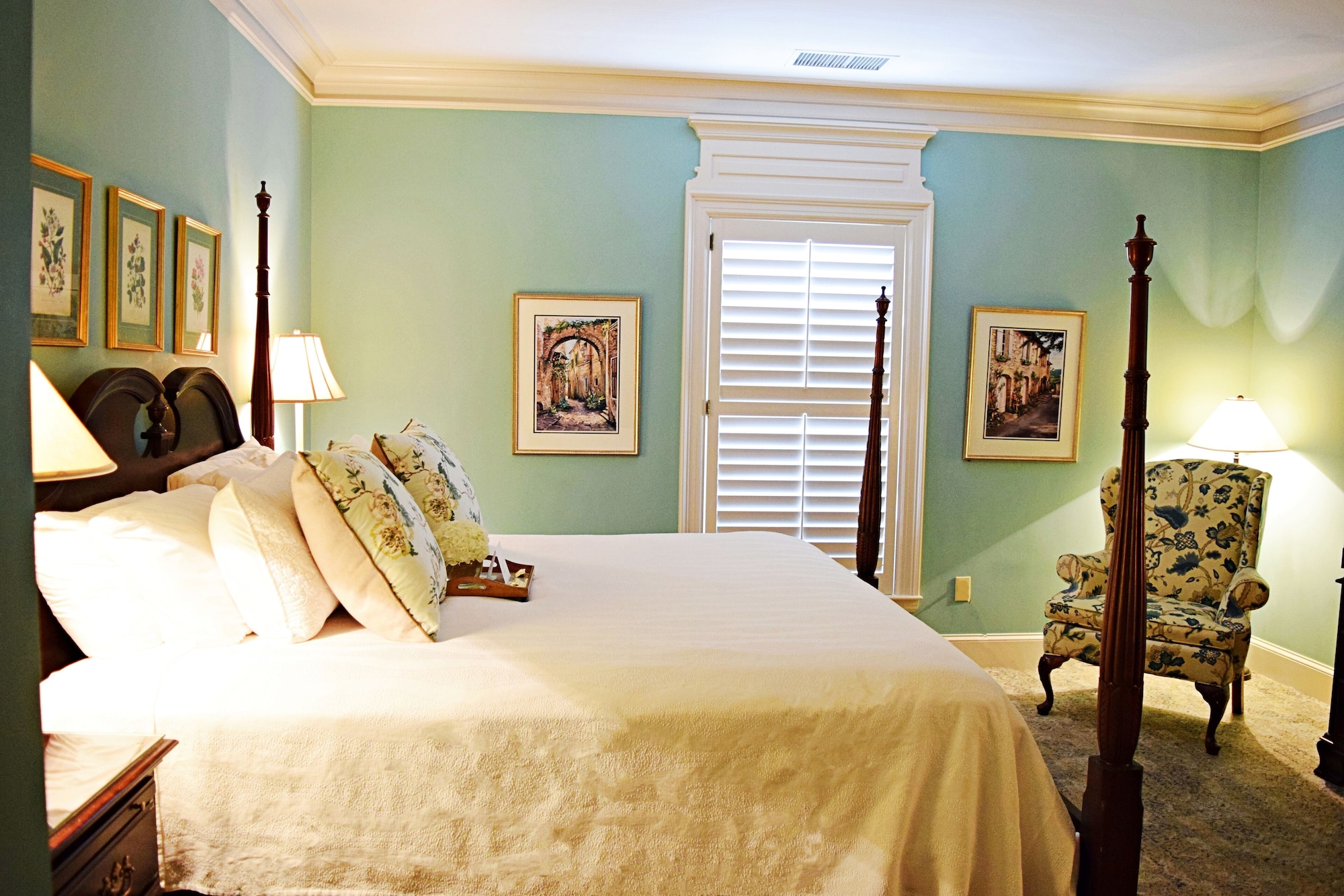 Gallery, King Bed