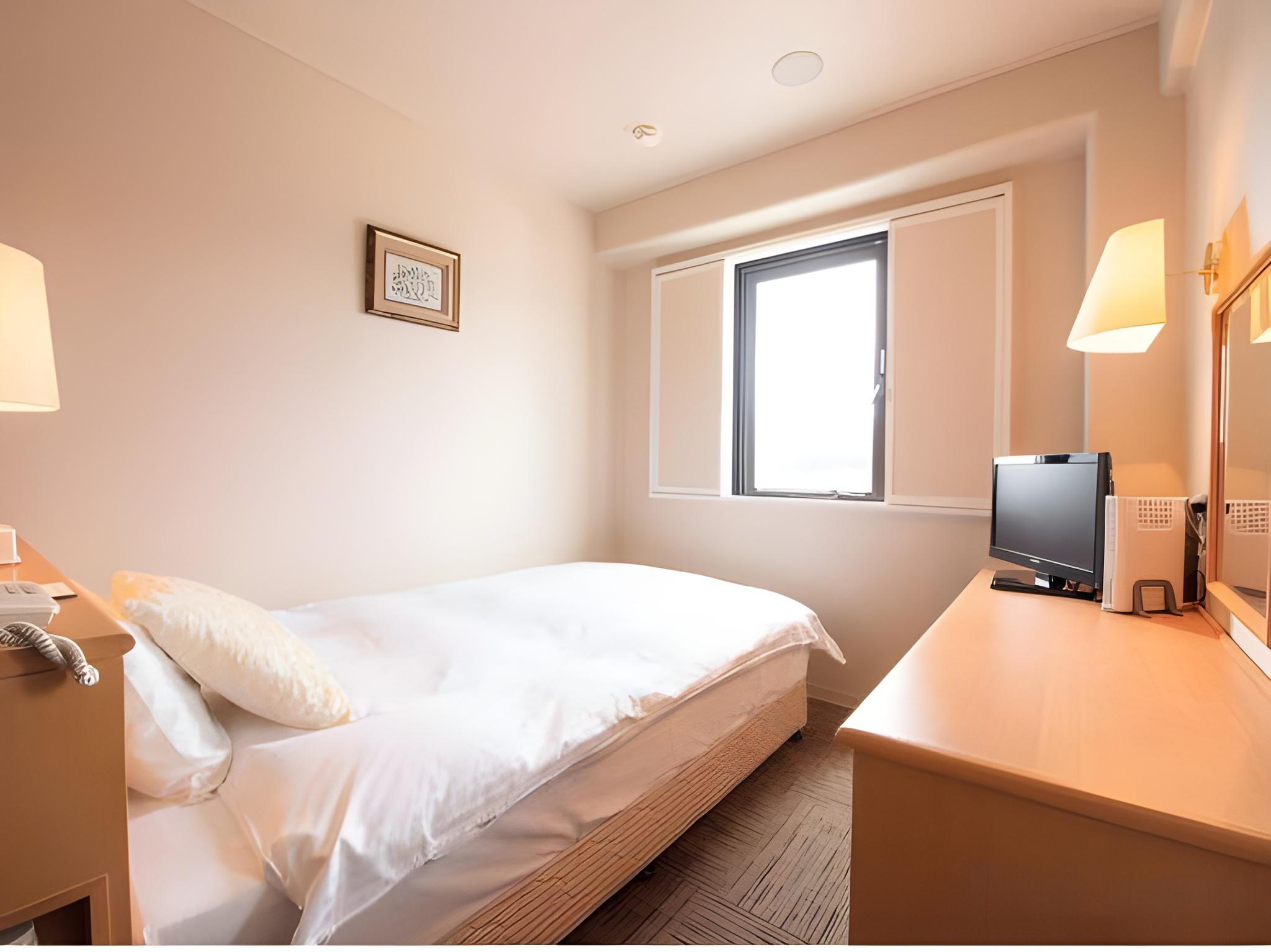 Semi Room, Standard, Single, Semi Double Bed, Smoking