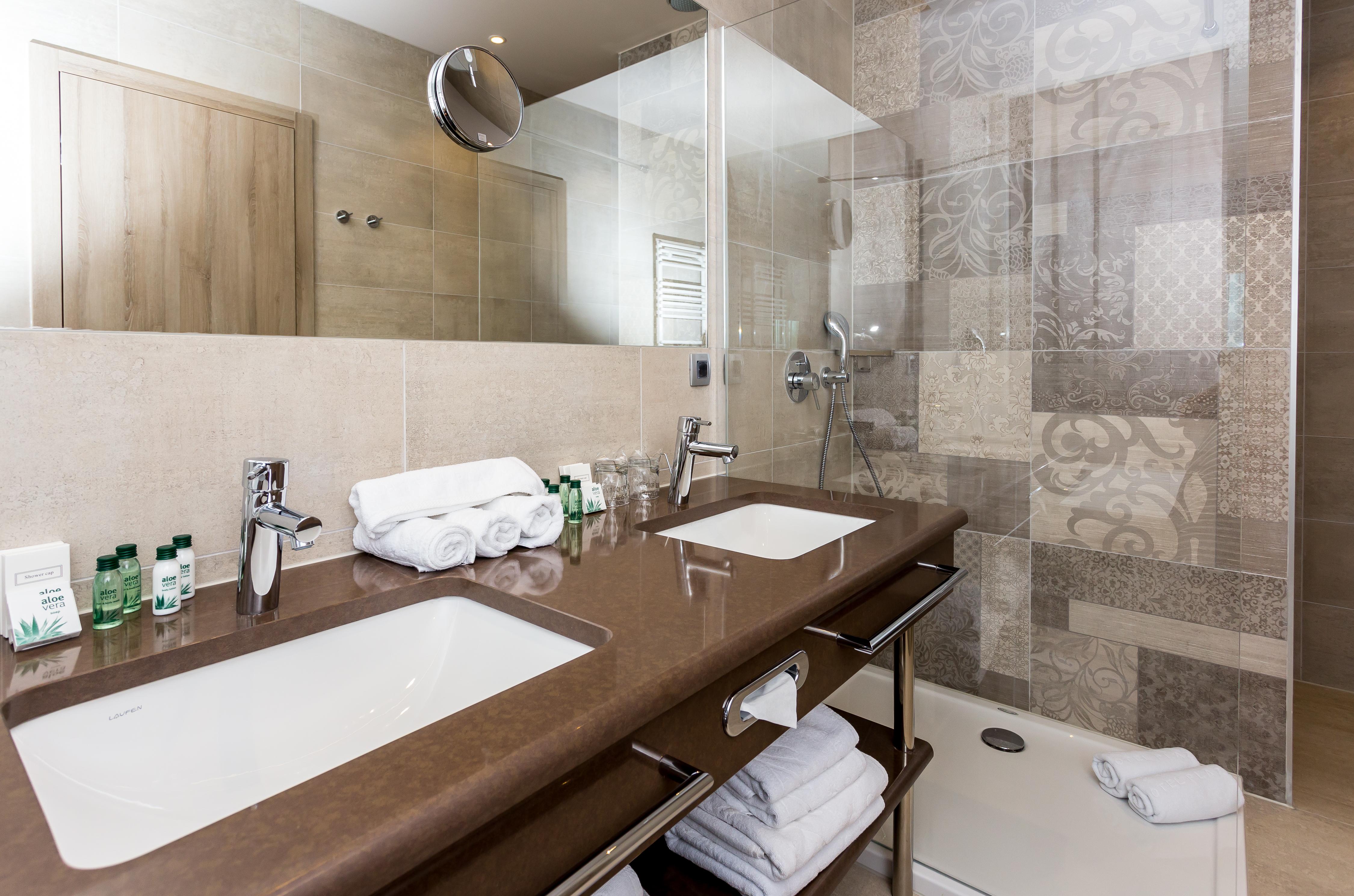 غرفة بريميوم بإطلالة على البحر بشرفة، HOTEL PLAZA DUCE 3/3