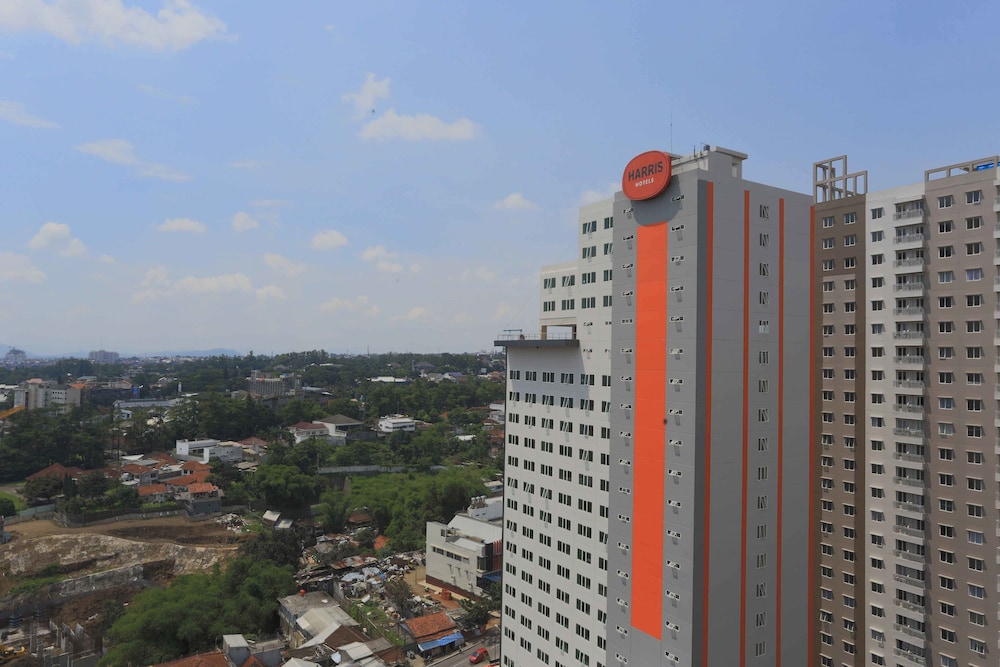 Harris Hotel And Conventions Ciumbuleuit in BANDUNG