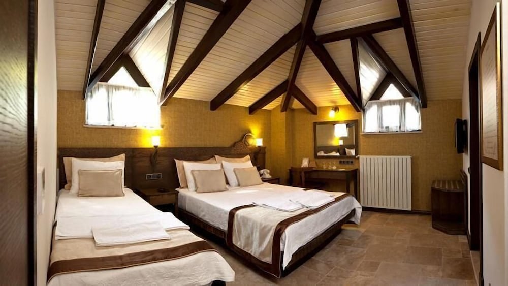 ROOM, TRIPLE