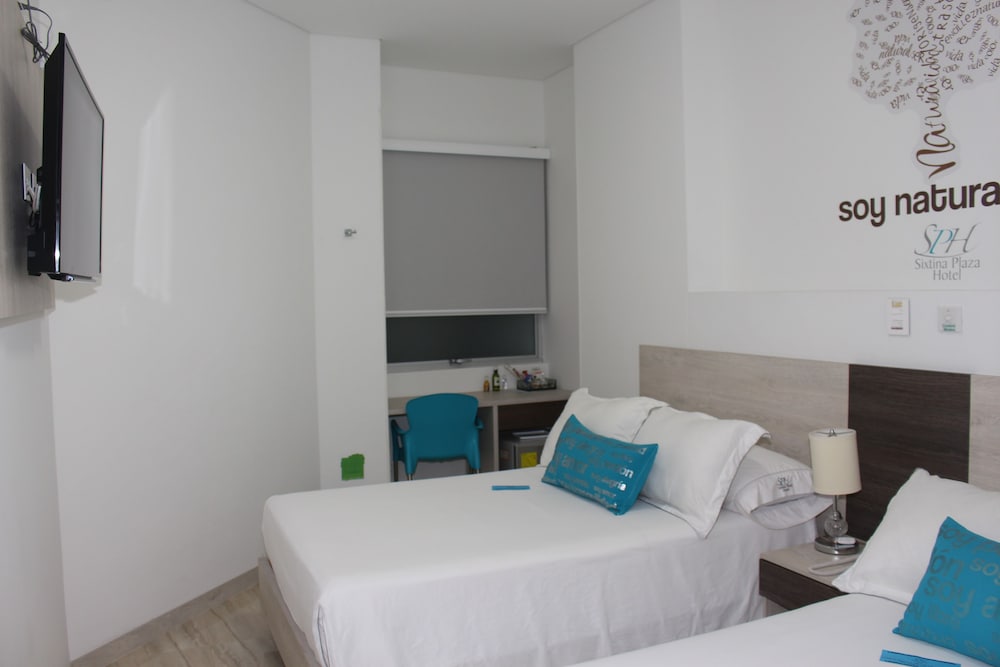 Sixtina Plaza Hotel 10/65