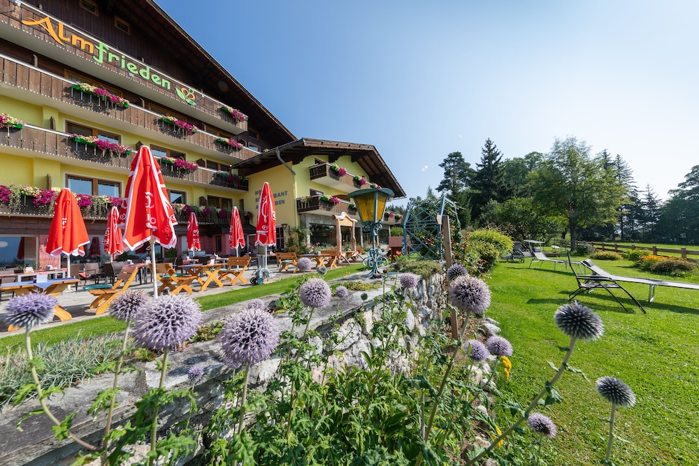 HOTEL ALMFRIEDEN 39/50