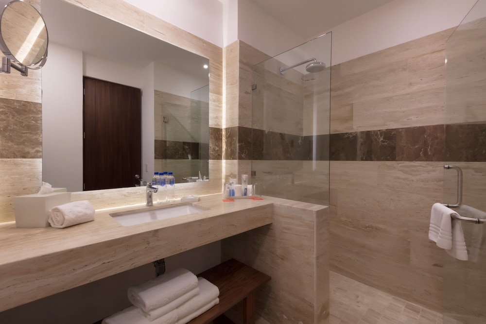 Krystal Vallarta 38/69