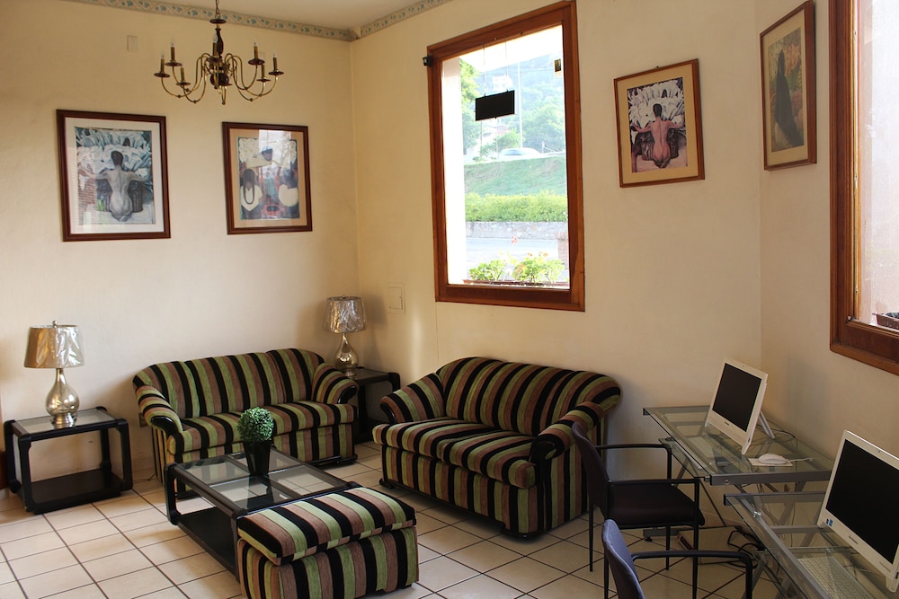 Villas del Sol & Bungalows 31/50